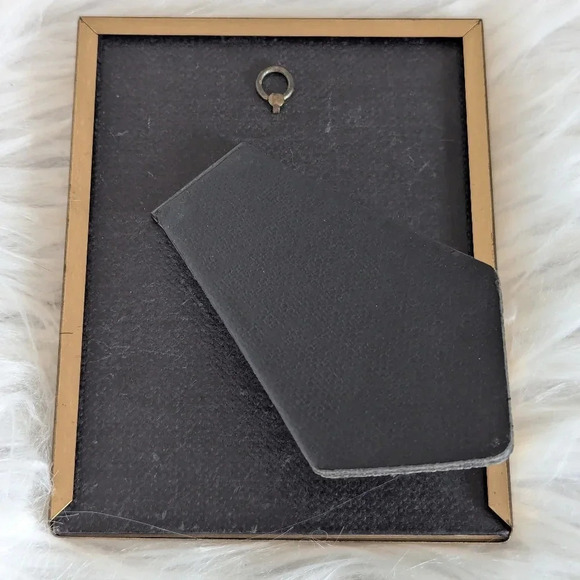 Vintage Gold Photo Frame- Gold tone picture frame, ornate oval matting- metal - Picture 3 of 5